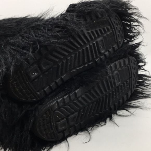 Women's Black Faux Fur Winter Boots - Picture 7 of 16